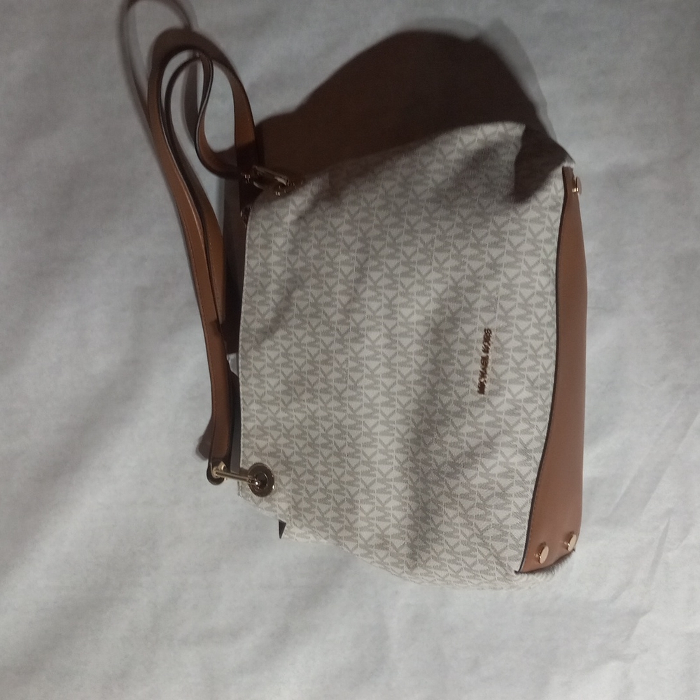 Micheal kors purse